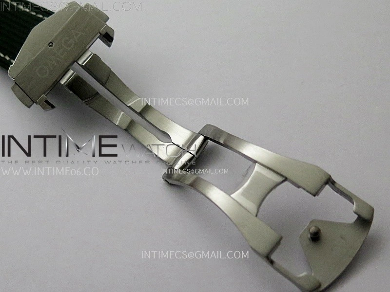 Planet Ocean 600M 43.5mm Green Ceramic Bezel SS VSF 1:1 Best Edition Silver Dial on Green Rubber Strap A8900